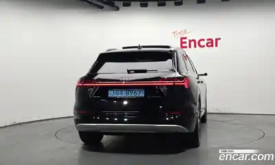 Audi e-tron 2023 0.2 Автомат в Москве № 162422, миниатюра 3