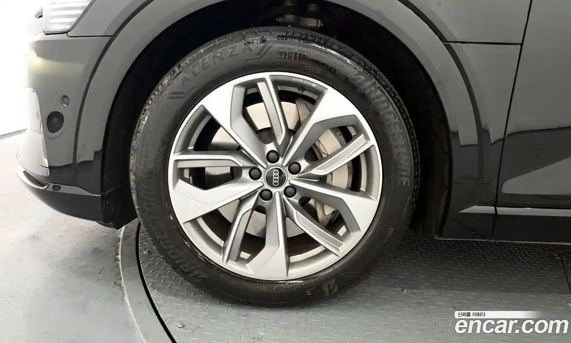 Audi e-tron 2023 0.2 Автомат в Москве № 162422, фото 8