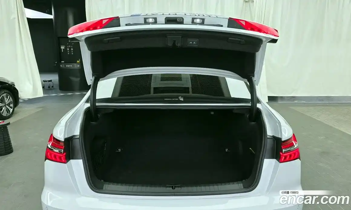 Audi A6 2021 2.0 Автомат в Москве № 163158, фото 15