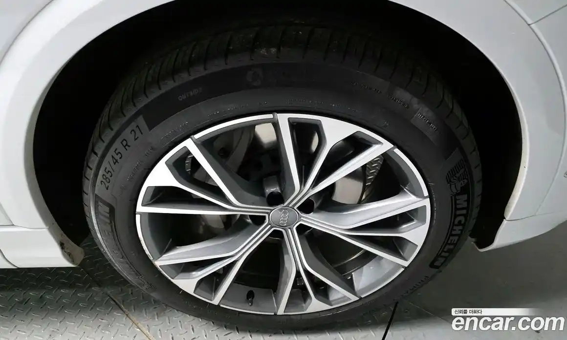 Audi Q8 2021 3.0 Автомат в Москве № 163895, фото 12