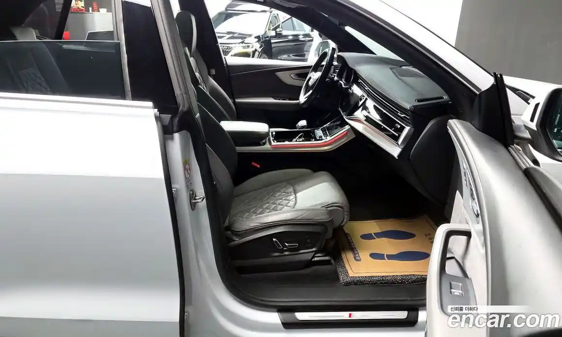 Audi Q8 2021 3.0 Автомат в Москве № 163895, фото 14