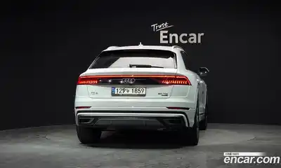 Audi Q8 2021 3.0 Автомат в Москве № 163895, миниатюра 2