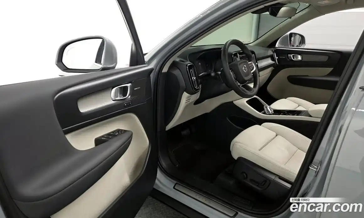 Volvo XC40 2025 2.0 Автомат в Москве № 164256, фото 17