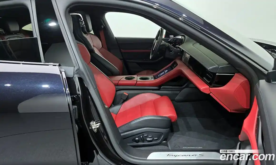 Porsche Taycan 2025 0.1 Автомат в Москве № 164987, фото 17