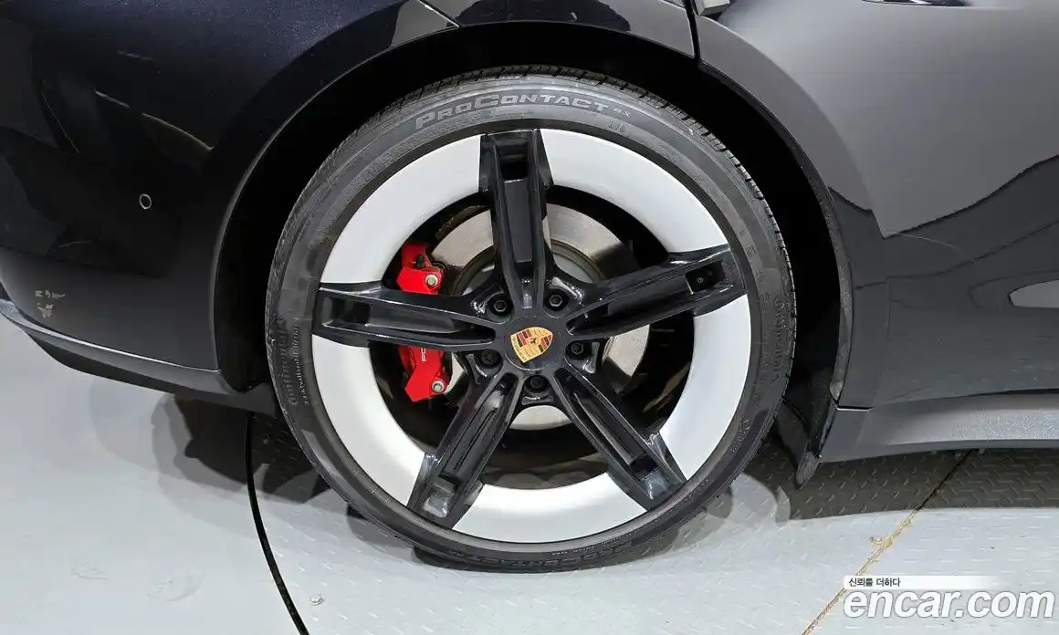 Porsche Taycan 2025 0.1 Автомат в Москве № 164987, фото 3