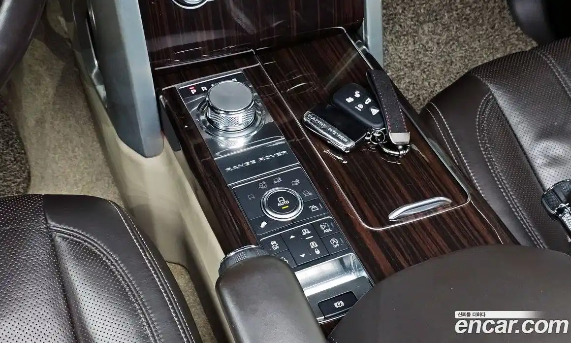 Land Rover Range-Rover 2016 4.4 Автомат в Москве № 166518, фото 15