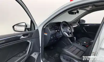 Volkswagen Tiguan 2024 2.0 Автомат в Москве № 168409, миниатюра 12