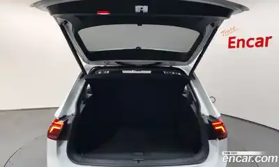 Volkswagen Tiguan 2024 2.0 Автомат в Москве № 168409, миниатюра 6