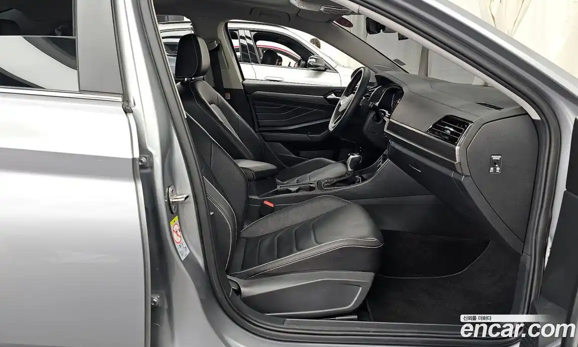 Volkswagen Jetta 2023 1.5 Автомат в Москве № 168737, фото 7