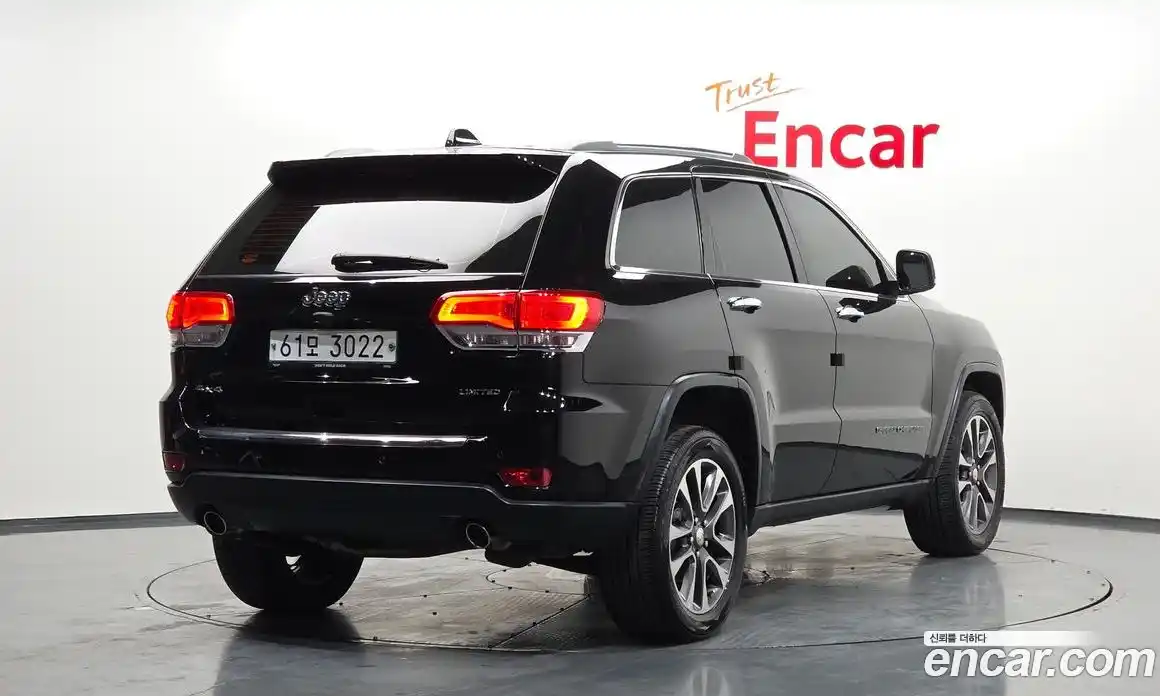 Jeep Cherokee 2018 3.6 Автомат в Москве № 169785, фото 18