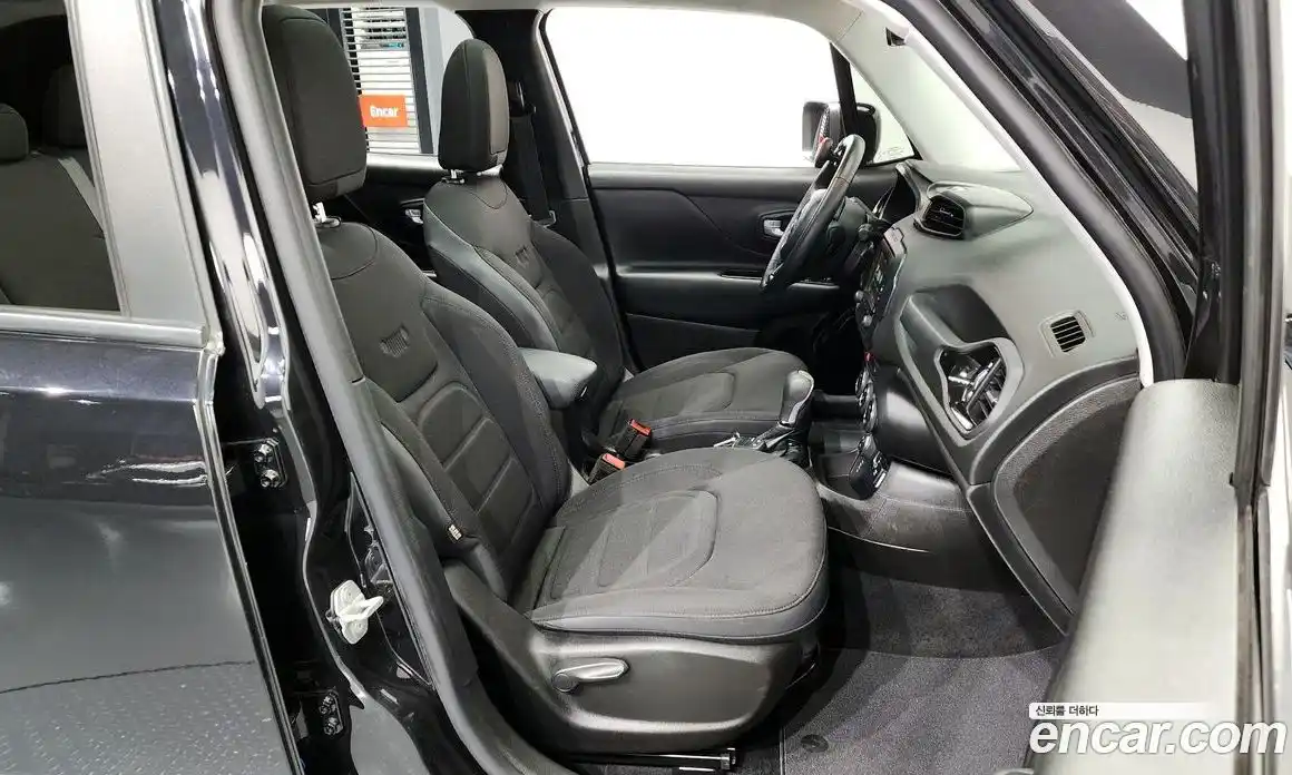 Jeep Renegade 2017 2.0 Автомат в Москве № 169851, фото 14