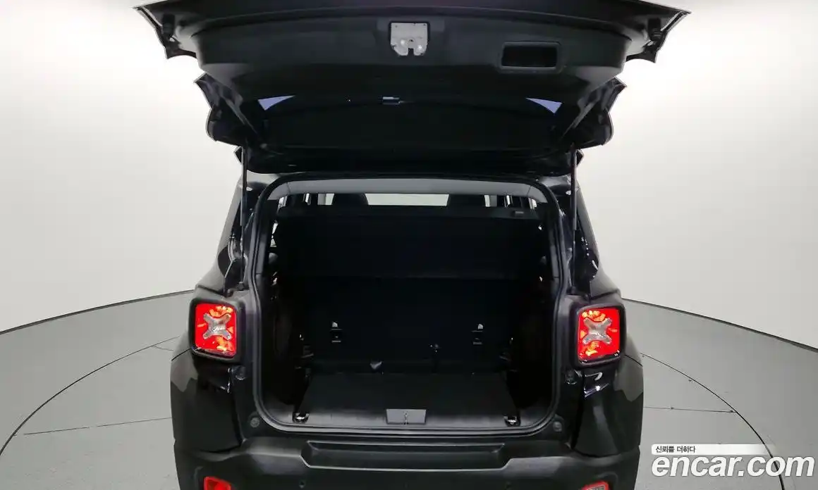 Jeep Renegade 2017 2.0 Автомат в Москве № 169851, фото 7