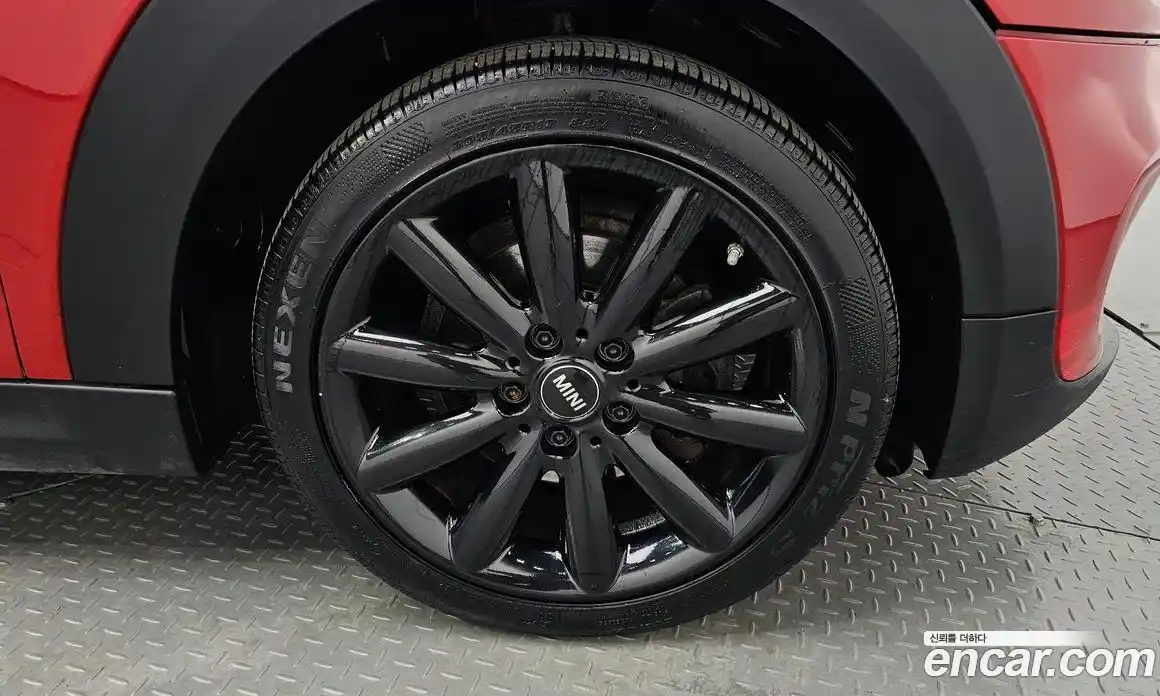 Mini Cooper 2015 1.5 Автомат в Москве № 179977, фото 14