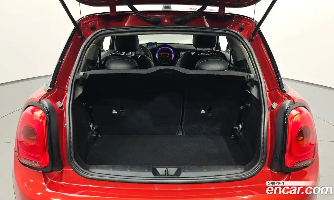 Mini Cooper 2015 1.5 Автомат в Москве № 179977, фото 16