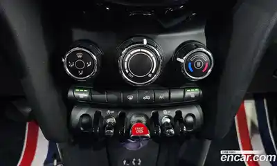 Mini Cooper 2015 1.5 Автомат в Москве № 179977, миниатюра 2