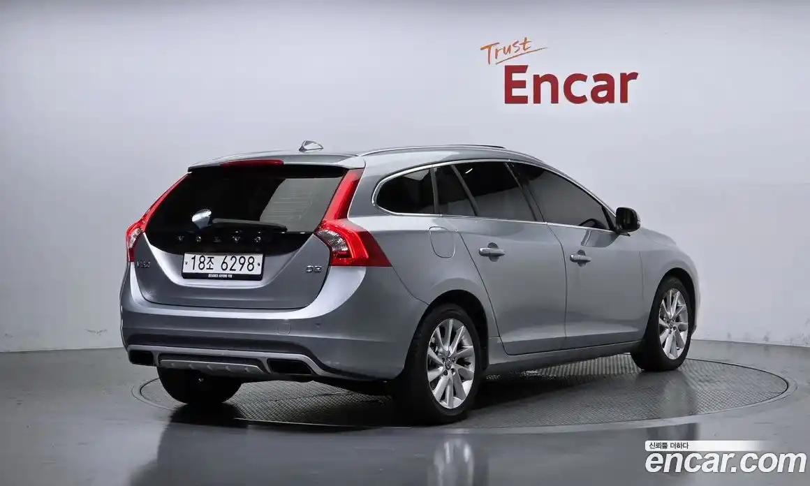 Volvo V60 2015 1.6 Автомат в Москве № 197076, фото 15