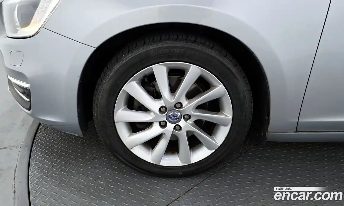 Volvo V60 2015 1.6 Автомат в Москве № 197076, фото 18