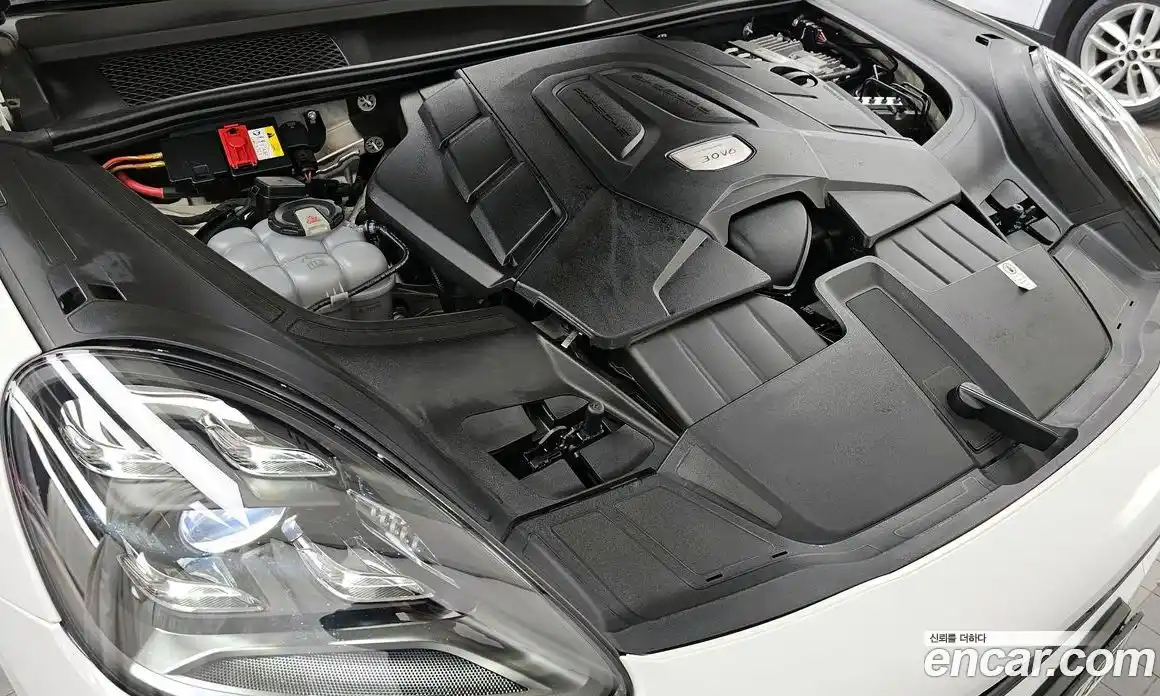 Porsche Cayenne 2020 3.0 Автомат в Москве № 197222, фото 3