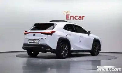 Lexus UX, 2021