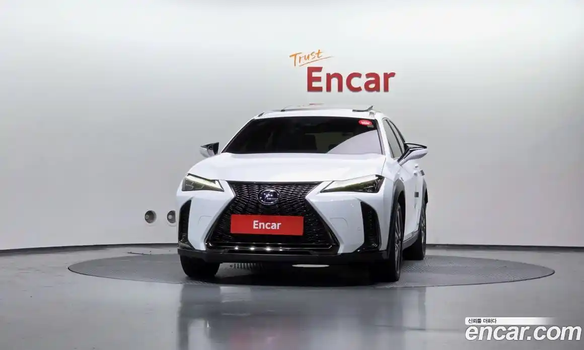 Lexus UX 2021 2.0 Автомат в Москве № 198875, фото 8