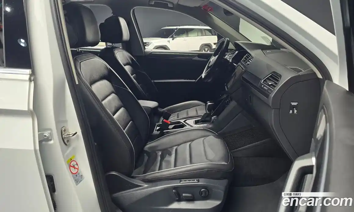 Volkswagen Tiguan 2023 2.0 Автомат в Москве № 199094, фото 11