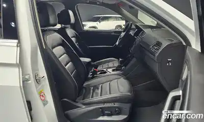 Volkswagen Tiguan 2023 2.0 Автомат в Москве № 199094, миниатюра 11