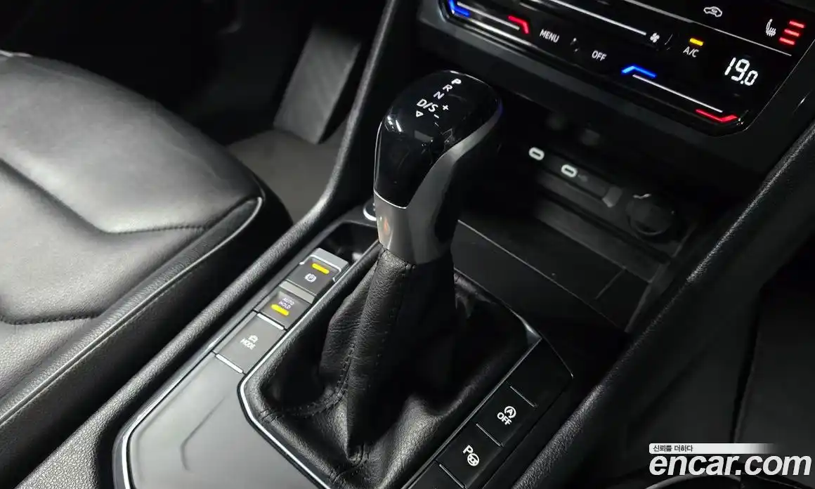 Volkswagen Tiguan 2023 2.0 Автомат в Москве № 199094, фото 16