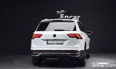 Volkswagen Tiguan 2023 2.0 Автомат в Москве № 199094, миниатюра 4