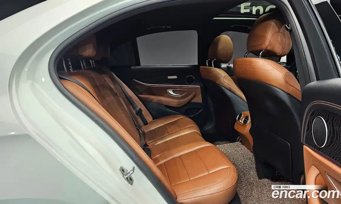 Mercedes-Benz E-Class 2021 1.9 Автомат в Москве № 204246, фото 16