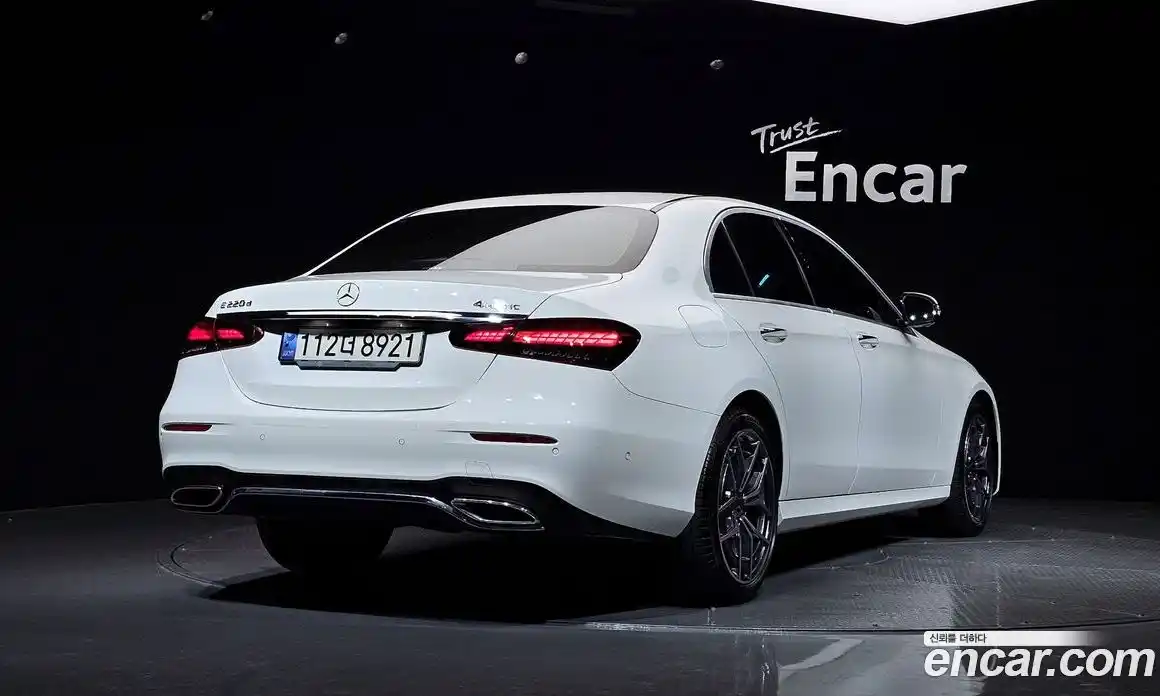 Mercedes-Benz E-Class 2021 1.9 Автомат в Москве № 204246, фото 18