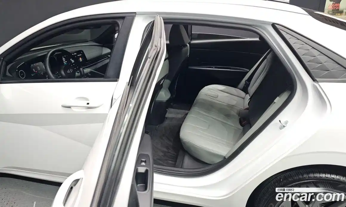 Hyundai Avante 2024 1.6 Автомат в Москве № 2043, фото 13