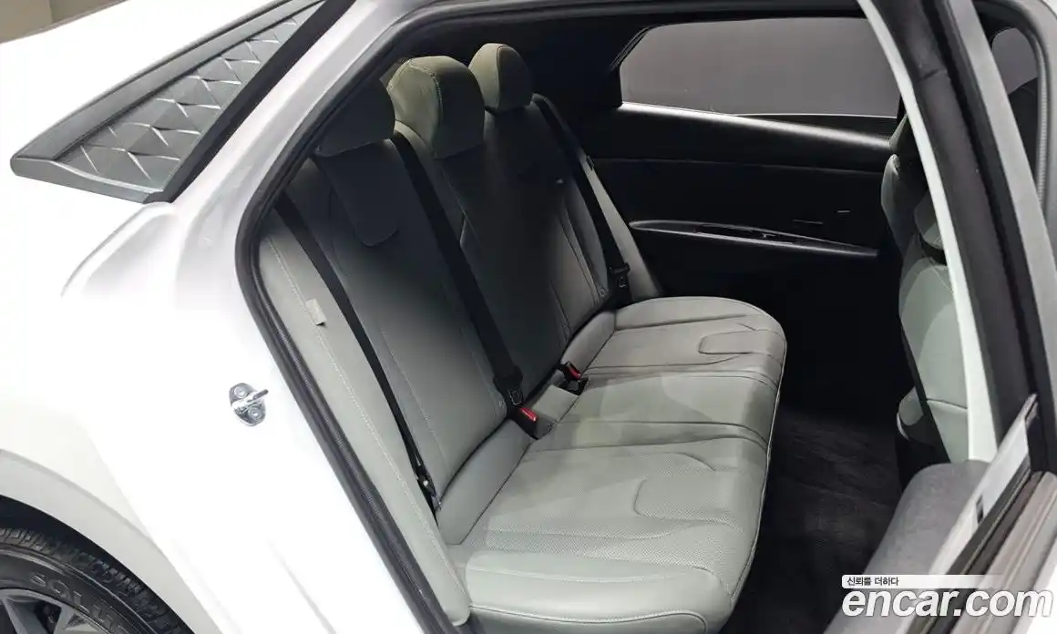 Hyundai Avante 2024 1.6 Автомат в Москве № 2043, фото 3