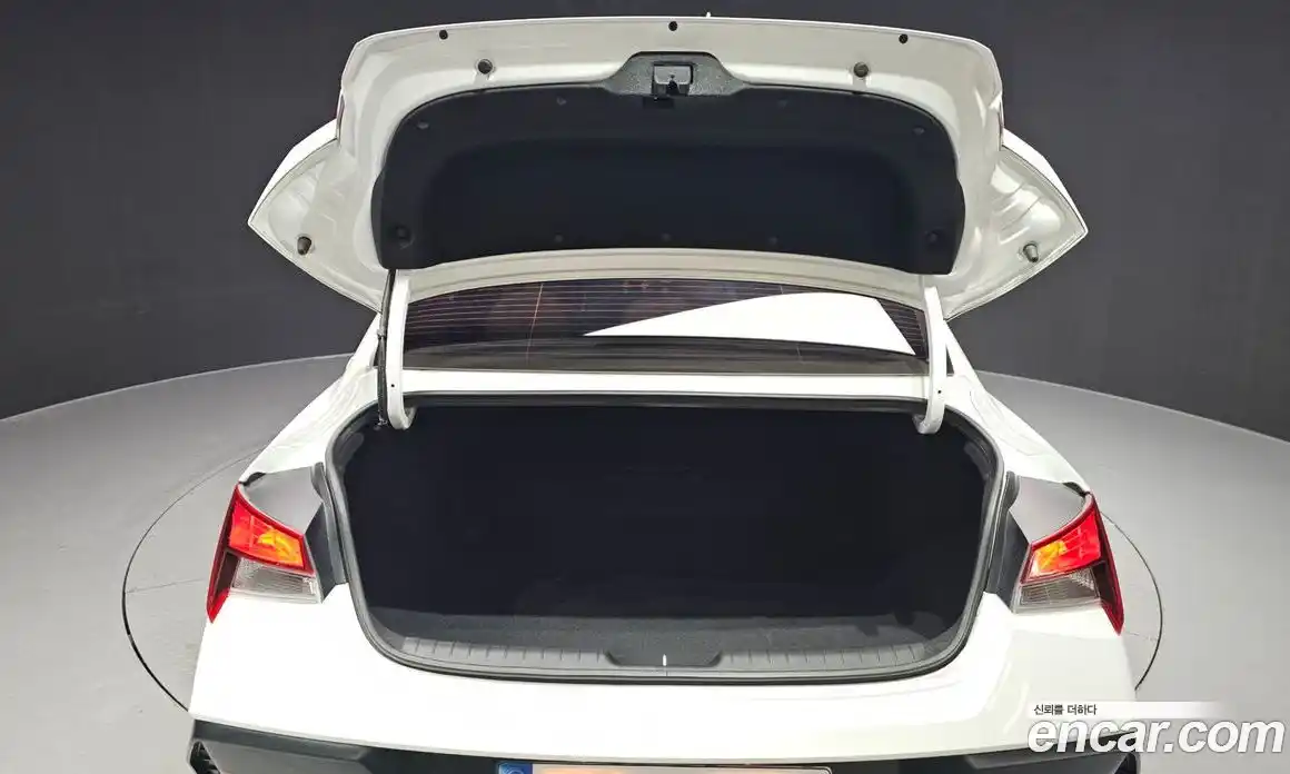 Hyundai Avante 2024 1.6 Автомат в Москве № 2043, фото 6