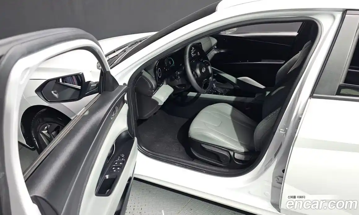 Hyundai Avante 2024 1.6 Автомат в Москве № 2043, фото 9