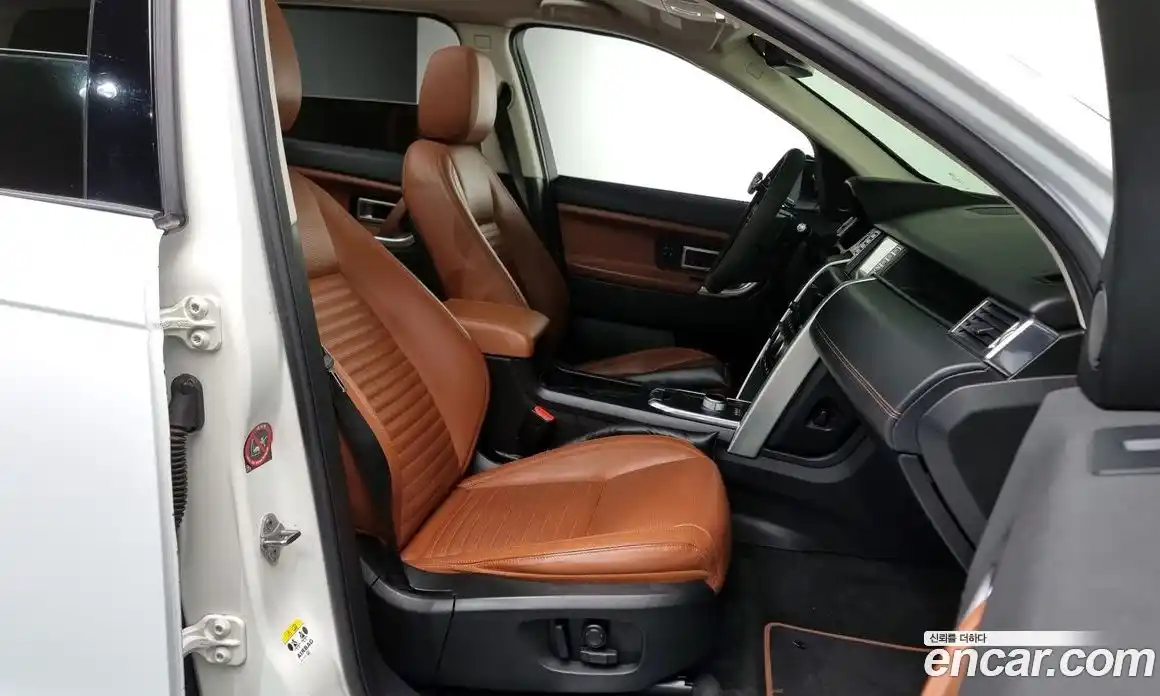 Land Rover Discovery Sport 2016 2.0 Автомат в Москве № 213750, фото 14