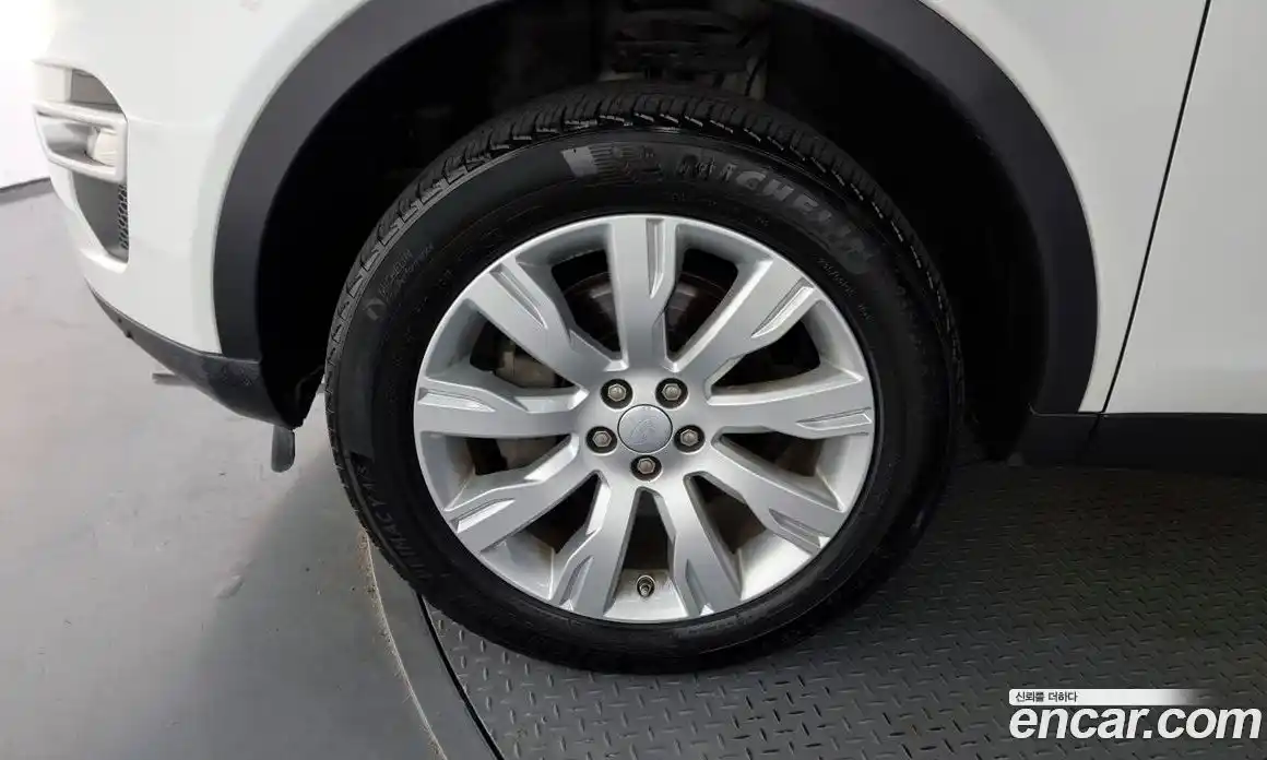 Land Rover Discovery Sport 2016 2.0 Автомат в Москве № 213750, фото 9