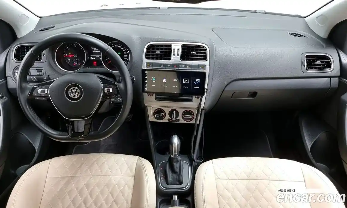 Volkswagen Polo 2016 1.4 Автомат в Москве № 214636, фото 3