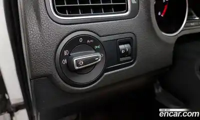 Volkswagen Polo 2016 1.4 Автомат в Москве № 214636, миниатюра 8