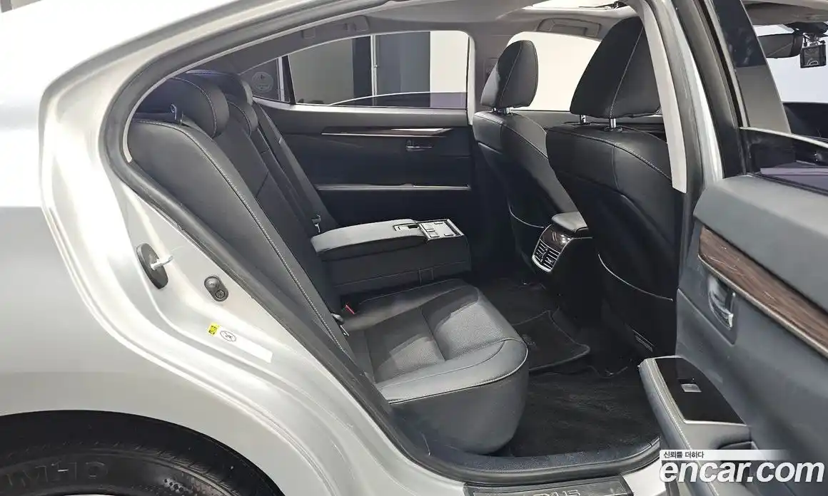 Lexus ES 2017 3.5 Автомат в Москве № 214641, фото 16