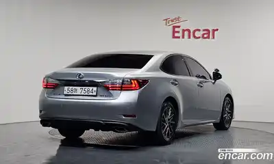 Lexus ES 2017 3.5 Автомат в Москве № 214641, миниатюра 4