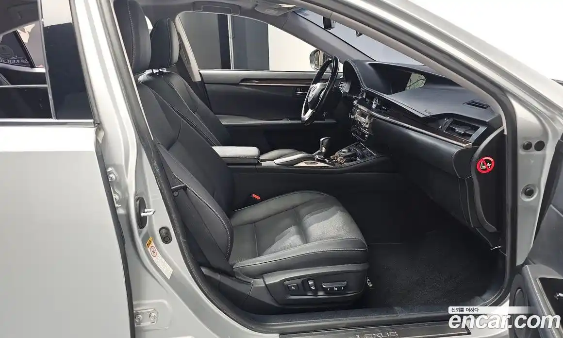 Lexus ES 2017 3.5 Автомат в Москве № 214641, фото 6