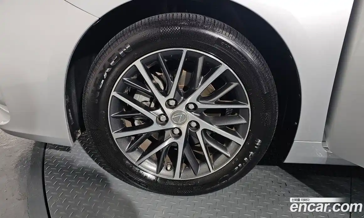 Lexus ES 2017 3.5 Автомат в Москве № 214641, фото 7