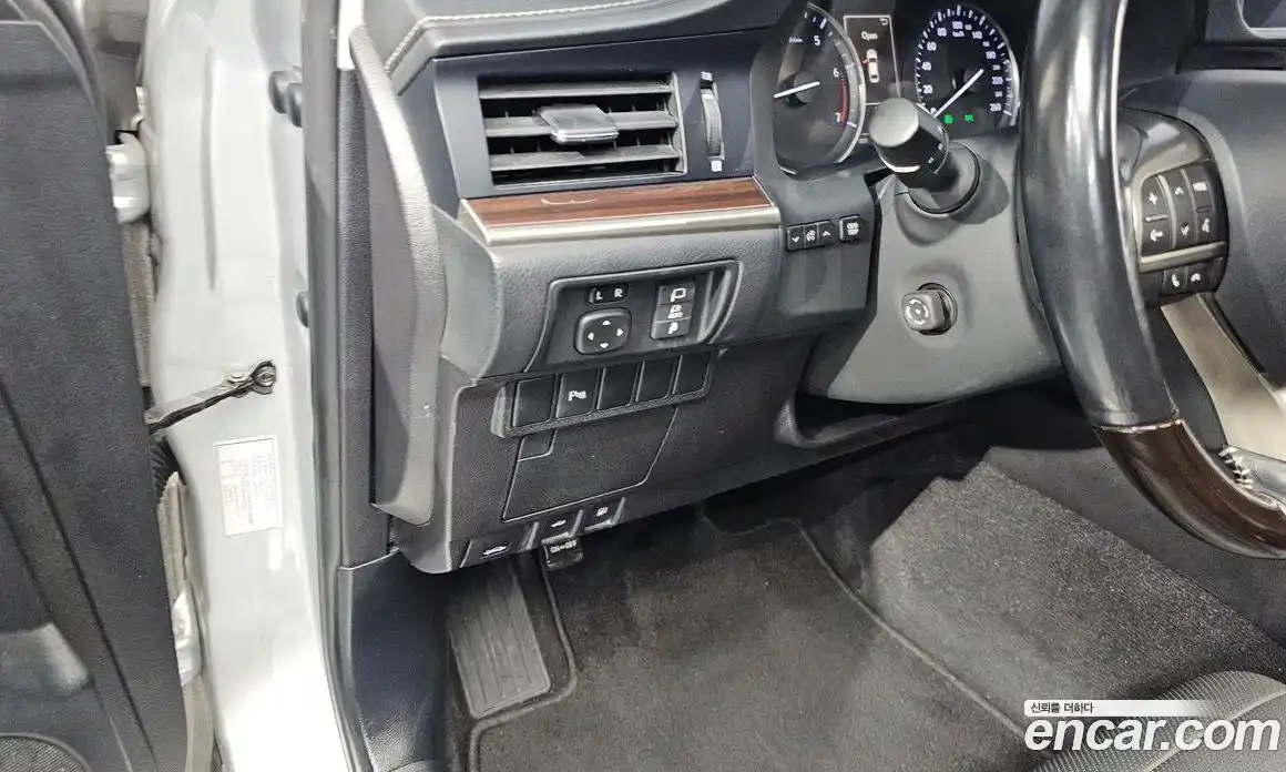 Lexus ES 2017 3.5 Автомат в Москве № 214641, фото 10