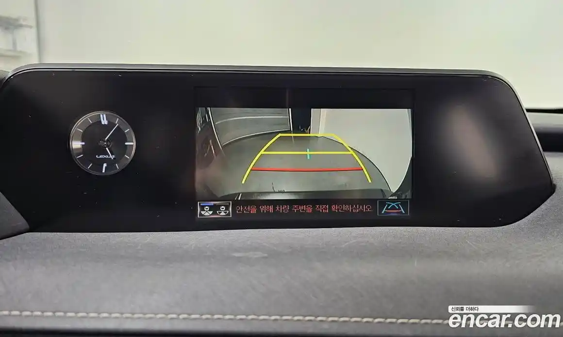 Lexus UX 2020 2.0 Автомат в Москве № 214701, фото 19