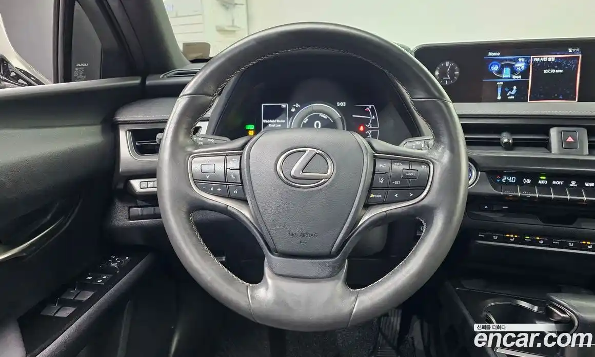 Lexus UX 2020 2.0 Автомат в Москве № 214701, фото 4