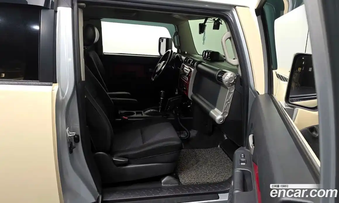 Toyota FJ Cruiser 2007 4.0 Автомат в Москве № 215544, фото 8