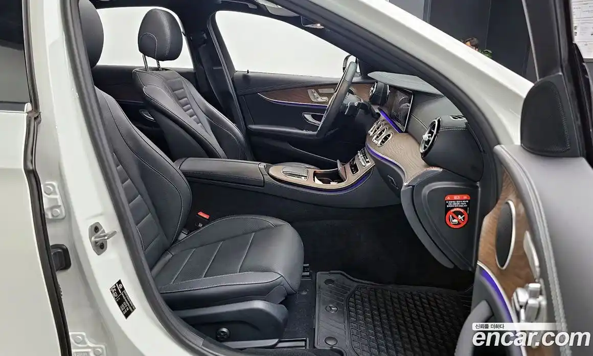 Mercedes-Benz E-Class 2023 2.0 Автомат в Москве № 220801, фото 16