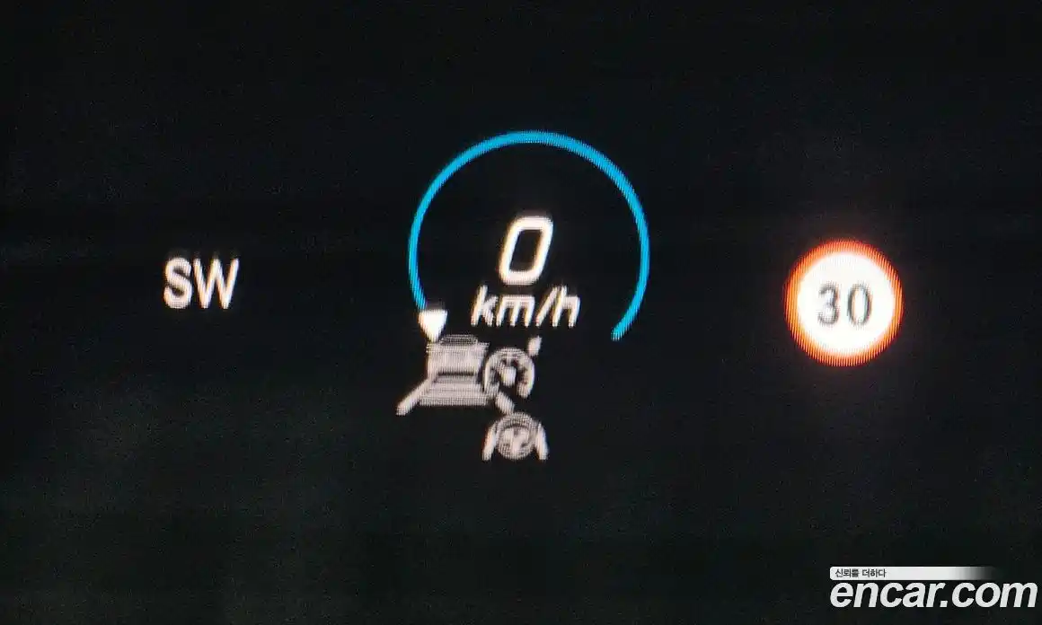 Mercedes-Benz E-Class 2023 2.0 Автомат в Москве № 220801, фото 10