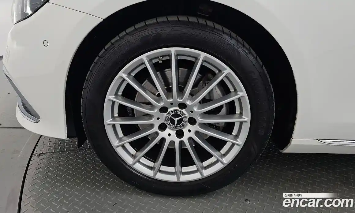 Mercedes-Benz E-Class 2022 2.0 Автомат в Москве № 225247, фото 10