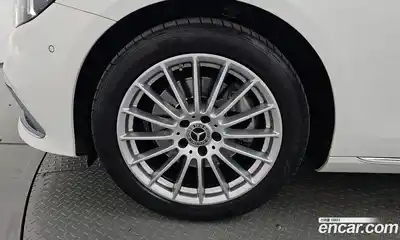 Mercedes-Benz E-Class 2022 2.0 Автомат в Москве № 225247, миниатюра 10